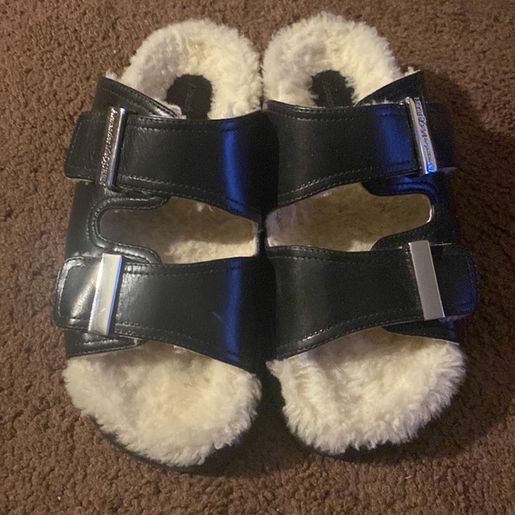 Alexander McQueen shearling slide sandals. - Picture 4 of 14